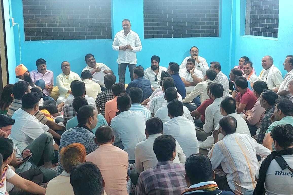 बैठक में विधायक बोले भाजपा में रहकर अपनी ही पार्टी से गद्दारी करने वालो को बक्शा नही जाएगा 