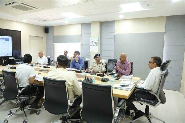 सुरक्षा व्यवस्था पर दें विशेष ध्यान – मुख्य निर्वाचन पदाधिकारी श्री राजन