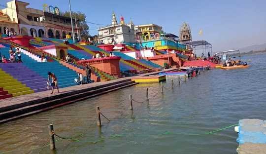 नर्मदा नदी में मिल रहा नाले का गंदा पानी, कागजी साबित हो रहे प्रदूषण मुक्त के दावे