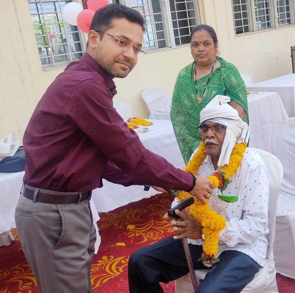 कलेक्टर-एसपी ने सबसे पहले किया मतदान