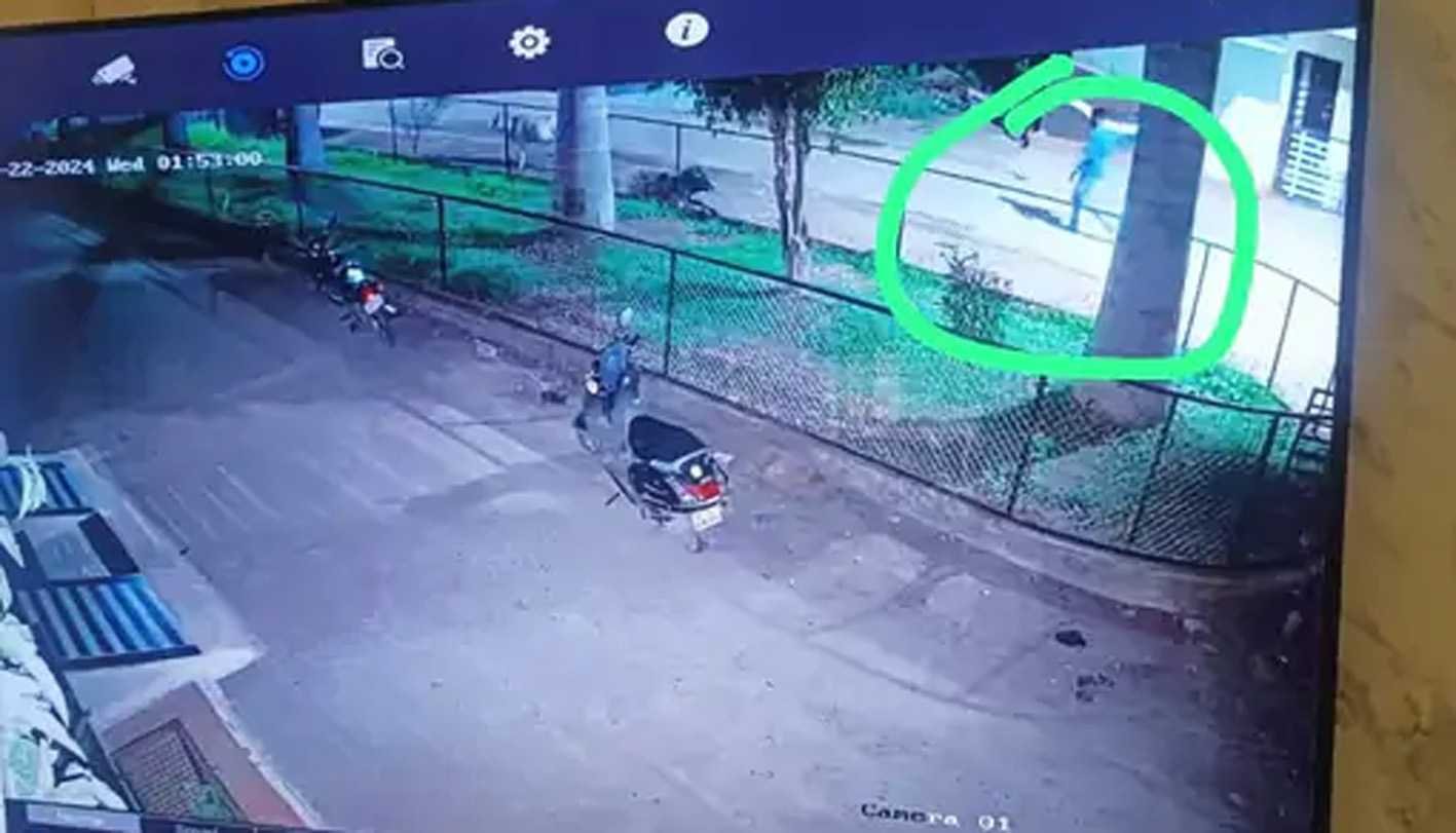 चोरों ने सूने मकानों को बनाया निशाना