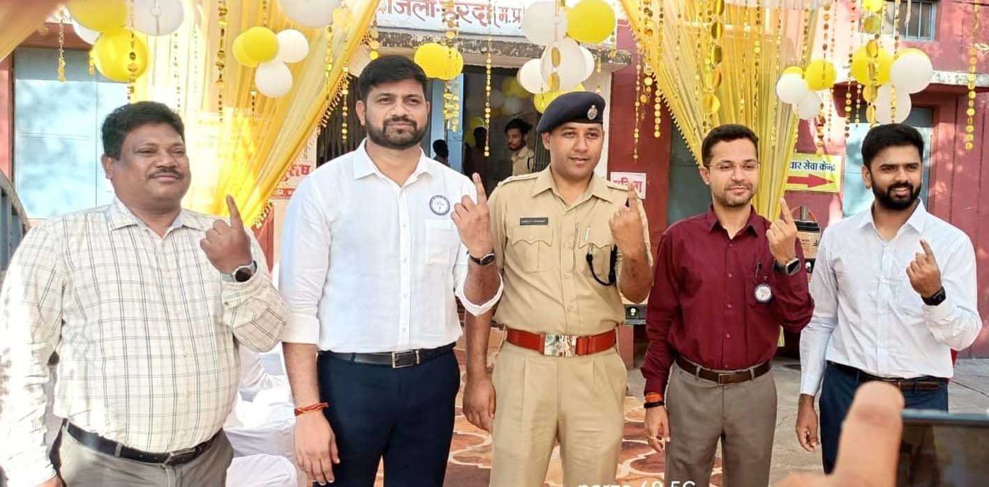 लोकतंत्र के महापर्व पर मतदाताओं ने दिखाया उत्साह
