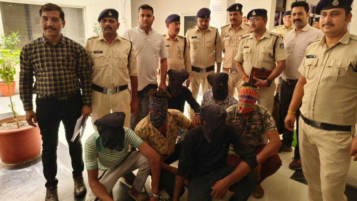 सेवा सहकारी समिति के प्रबंधक से 17 लाख की लूट का खुलासा, 6 आरोपी गिरफ्तार, 11 लाख रुपये बरामद