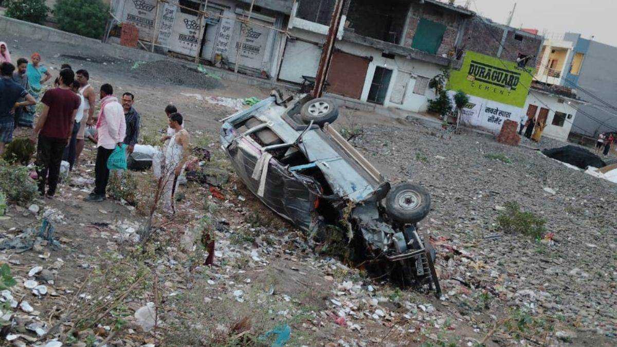 बद्रीनाथ दर्शन कर लौट रहे खरगोन के श्रद्धालु हादसे का शिकार, वाहन पलटने से एक की मौत, आठ घायल
