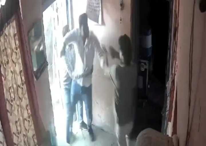 वारदात….  भाजपा महिला मोर्चा जिलाध्यक्ष के बेटे ने चलाई गोली