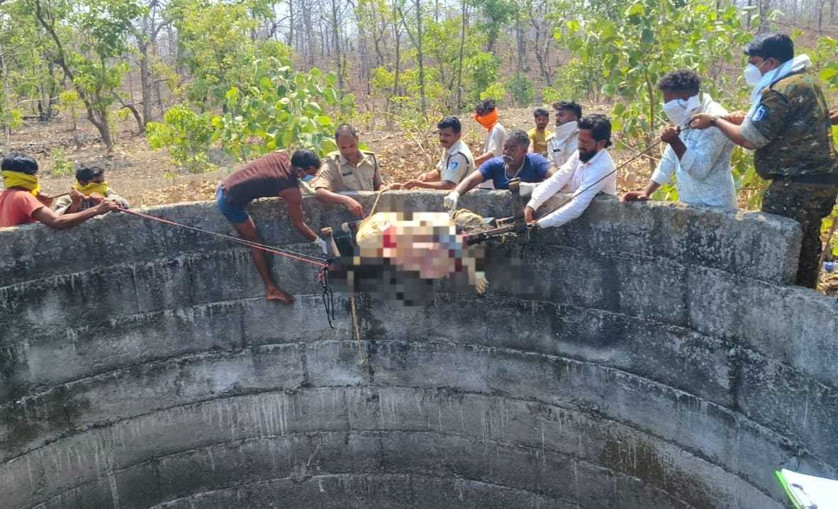 महिला के हाथ पैर बंधा शव कुएं में मिला हत्या की जताई आशंका 