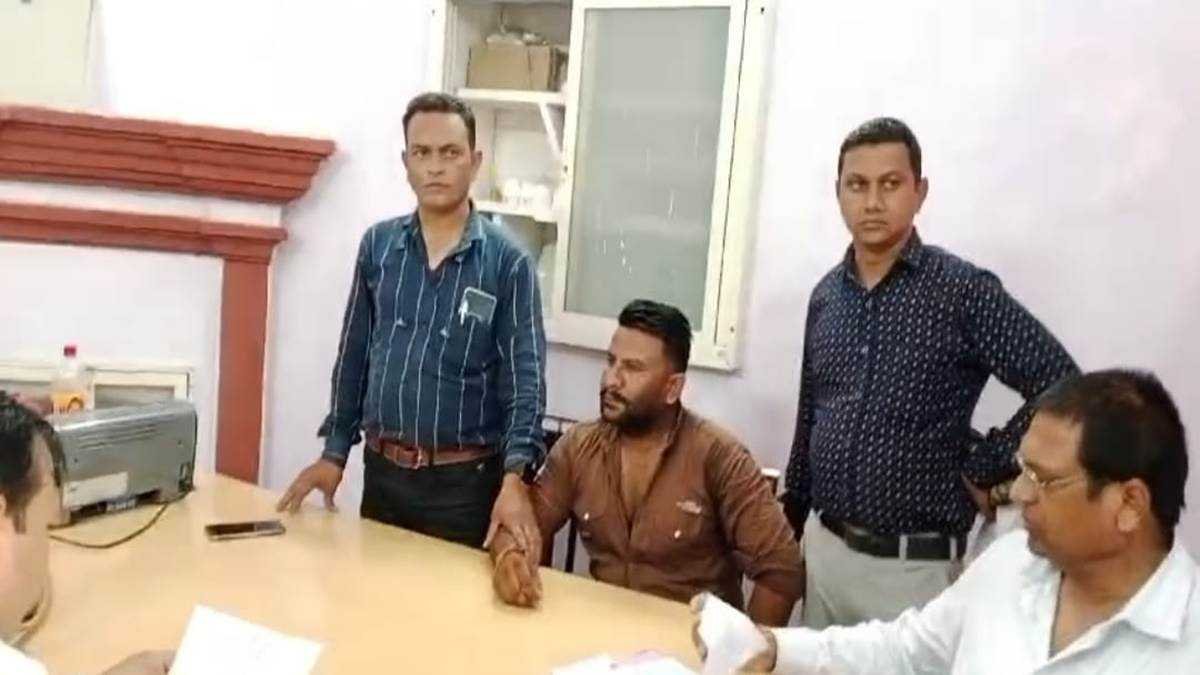 लोकायुक्‍त टीम ने वनरक्षक को दस हजार रुपये की रिश्वत लेते पकड़ा, इसलिए मांगी थी राशि
