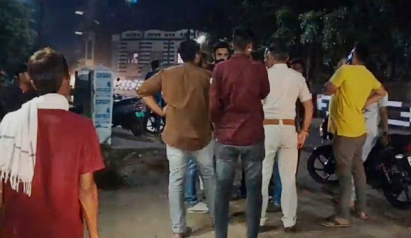 संकरी गली में व्यापारी को दबोचकर 50 हजार की लूट