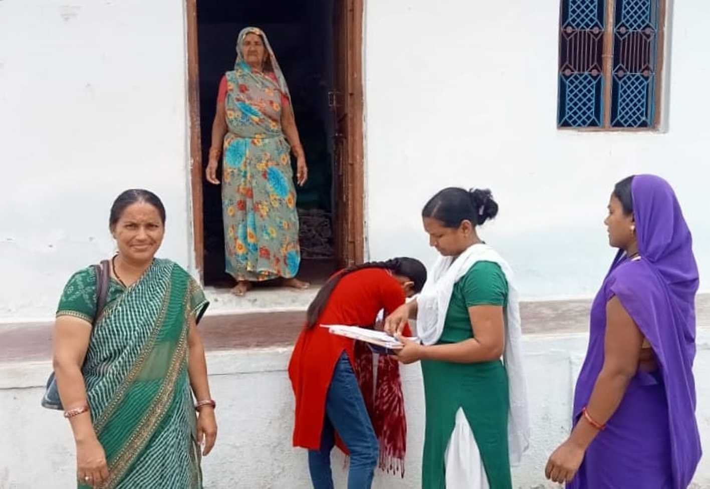 महिलाओं और बच्चों का संयुक्त सर्वे अभियान  