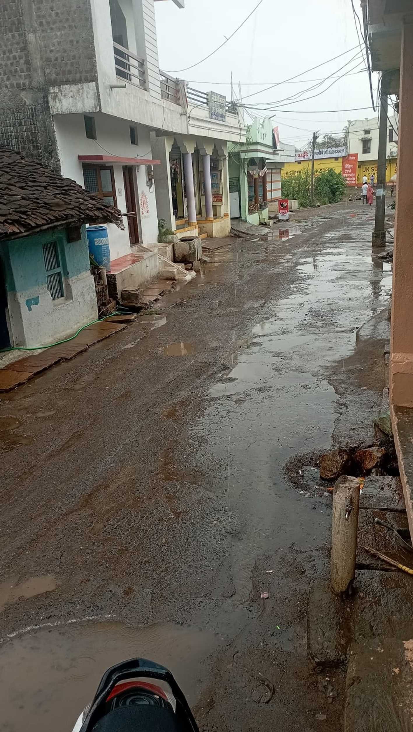दो दिनों से हो रही बारिश से तापमान में गिरावट