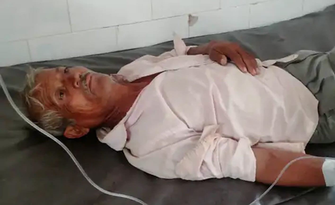 अनियंत्रित होकर पलटा पिकअप वाहन, 3 घायल