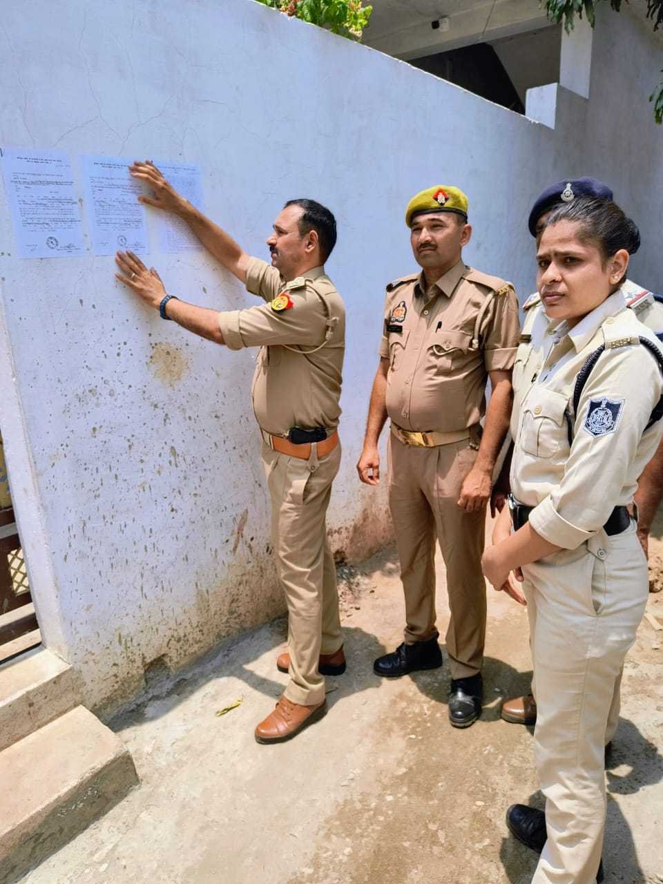 यूपी की एक कंपनी से लाखों का गवन करने वालों के घर पहुंची यूपी पुलिस