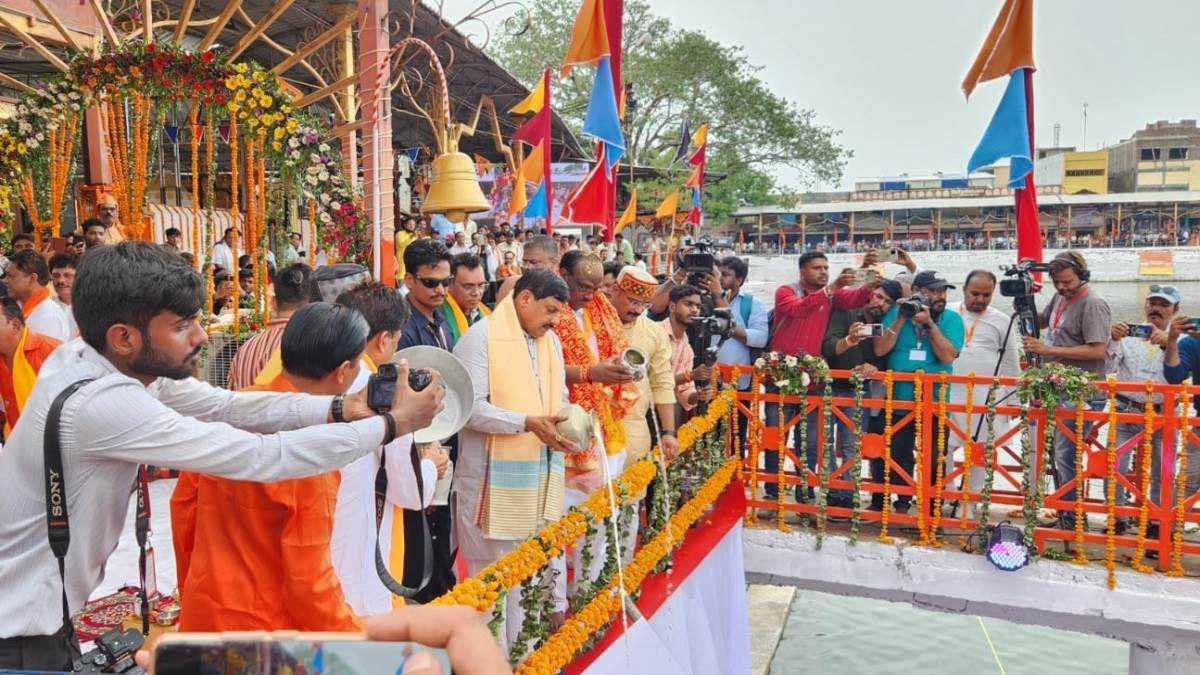 बैतूल के मुलताई पहुंचे सीएम मोहन यादव, ताप्ती के उद्गम स्थल पर किया जलाभिषेक