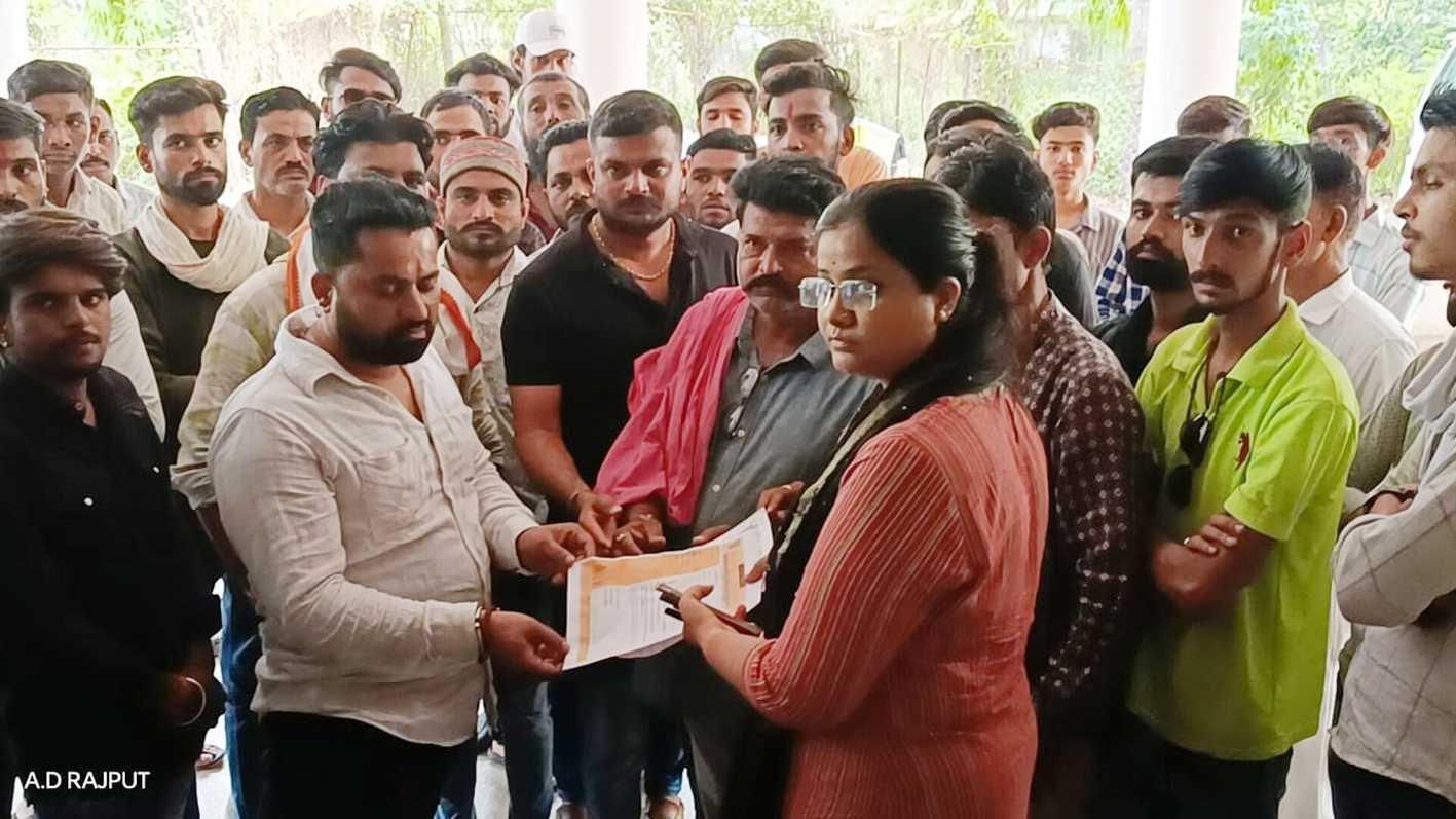 जिला अस्पताल में हो रहे भ्रष्टाचार को रोकने सौंपा ज्ञापन