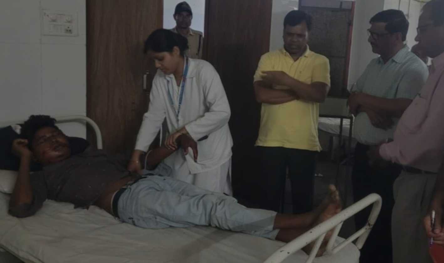 मरीज के एक कॉल पर रात 3 बजे अस्पताल पहुंचे कलेक्टर