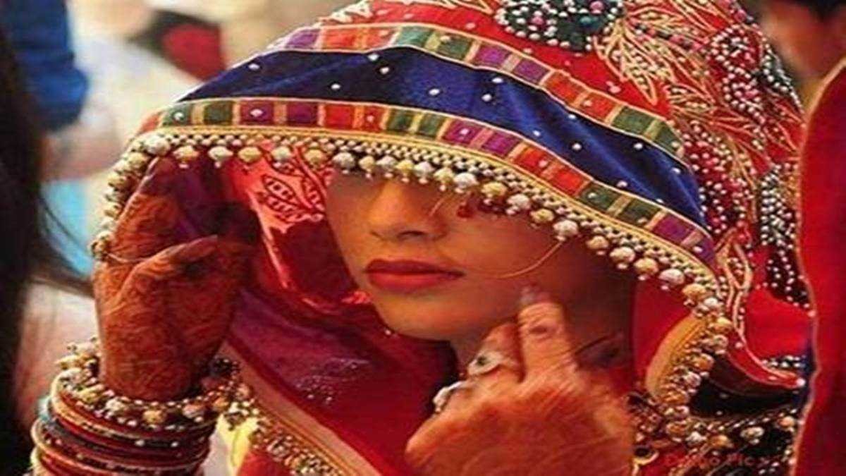 हरदा पुलिस को मिली बड़ी सफलता- खातेगांव की लुटेरी दुल्हन को गिरोह सहित किया गिरफ्तार