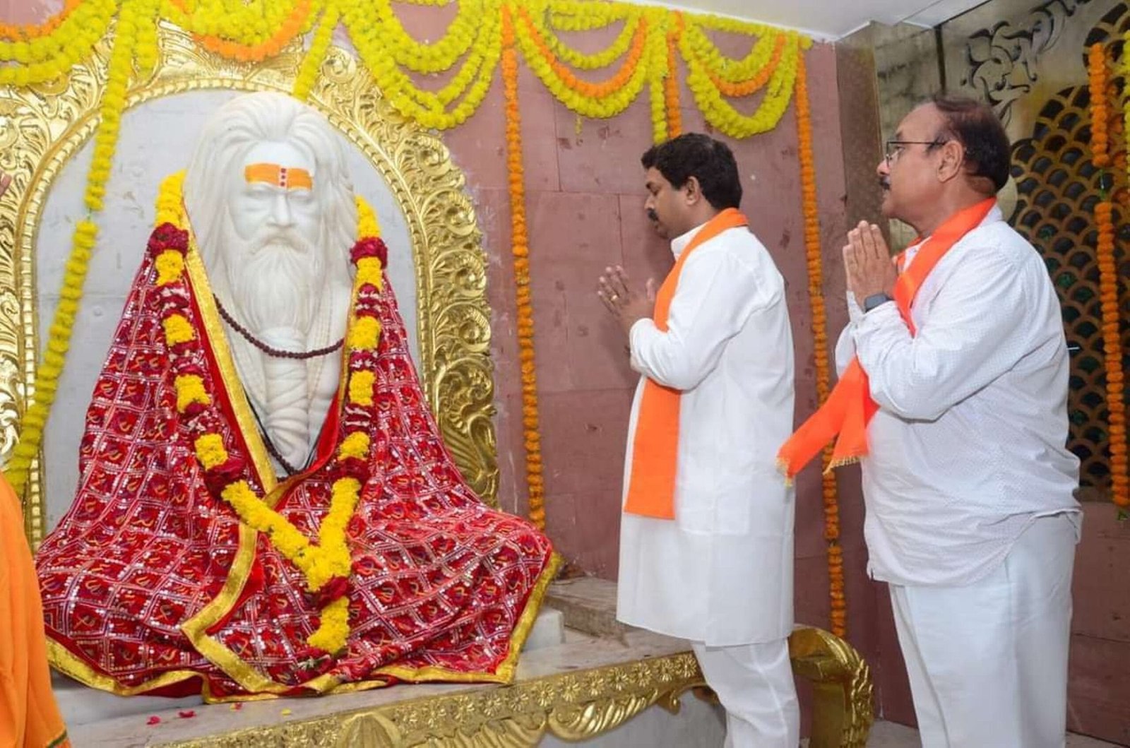 माँ वैष्णो देवी के लिए सायकल से 12 यात्रियों का जत्था देवास से रवाना