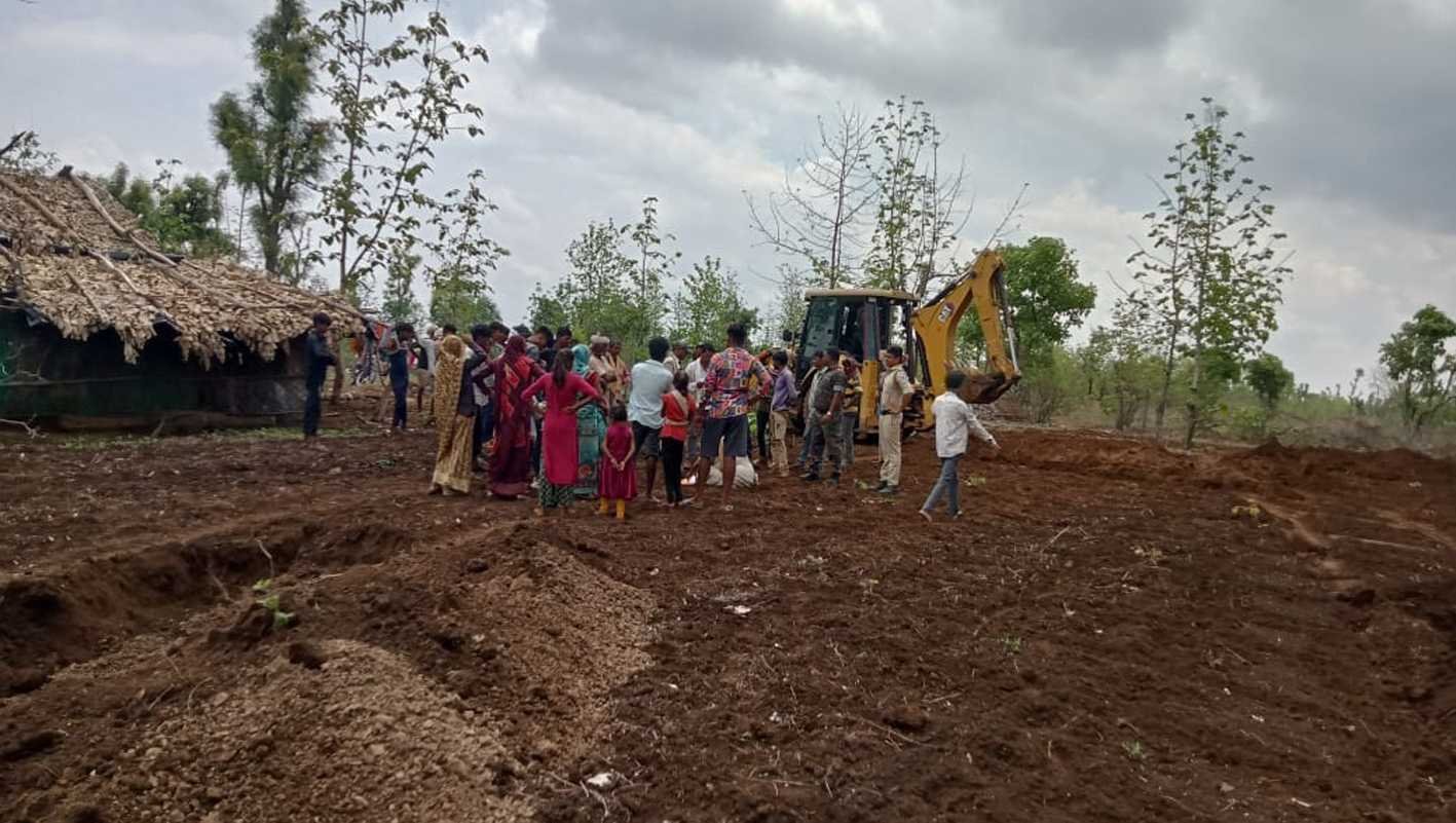 100 हेक्टेयर वन भूमि से कब्जा हटाया
