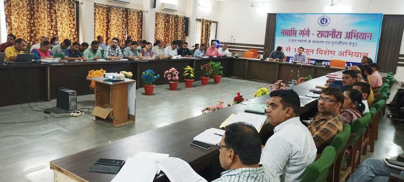 स्वास्थ्य एवं आयुष विभाग के कार्यो की समीक्षा  