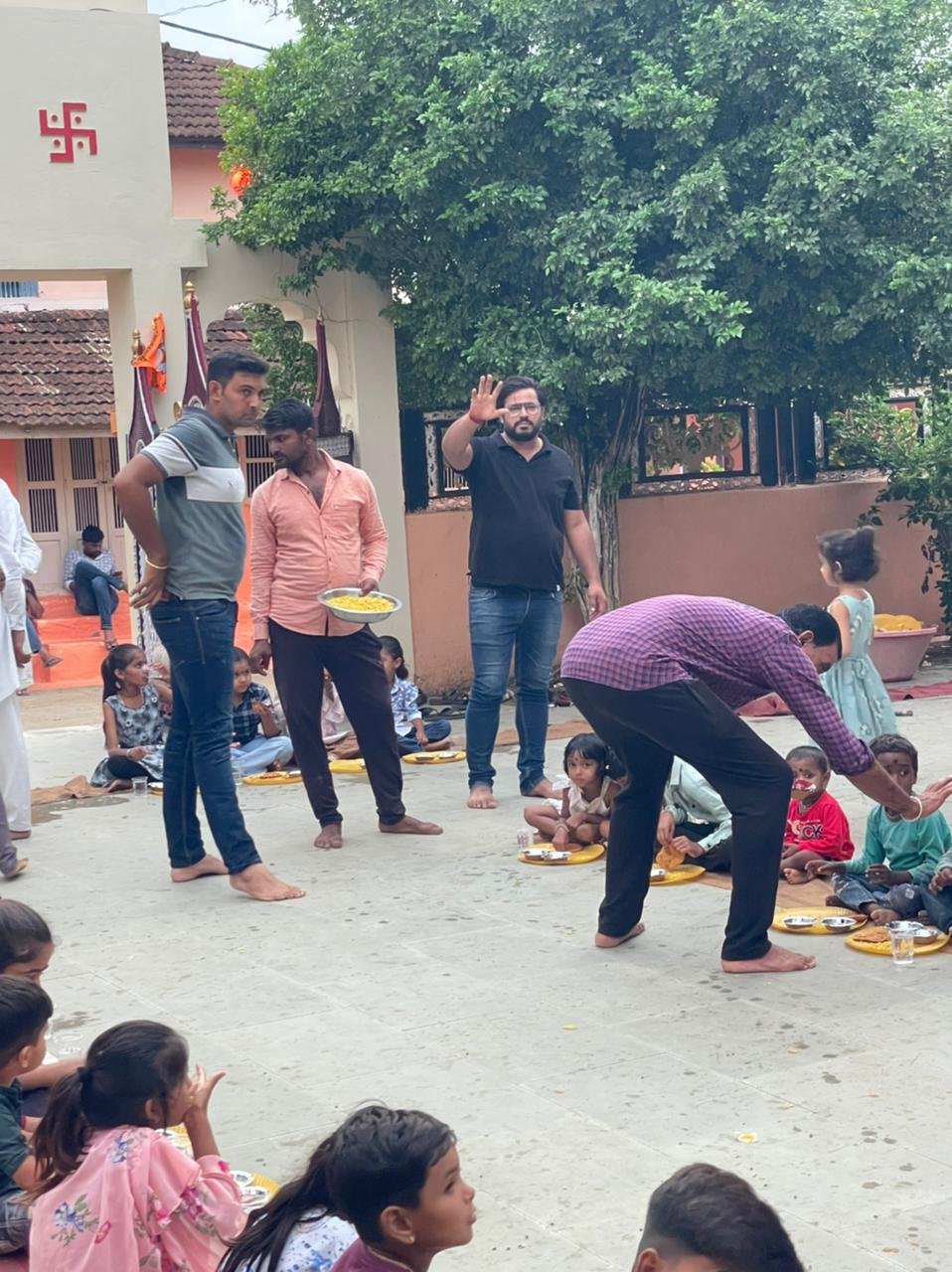 अच्छी बारिश के लिए कराया कन्याभोज