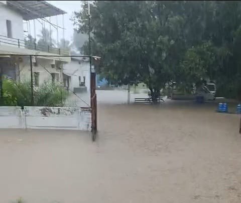 कही नाले बंद,तो कही नालिया चौक होने से बारिश के दौरान रहवासियों को आई समस्या 