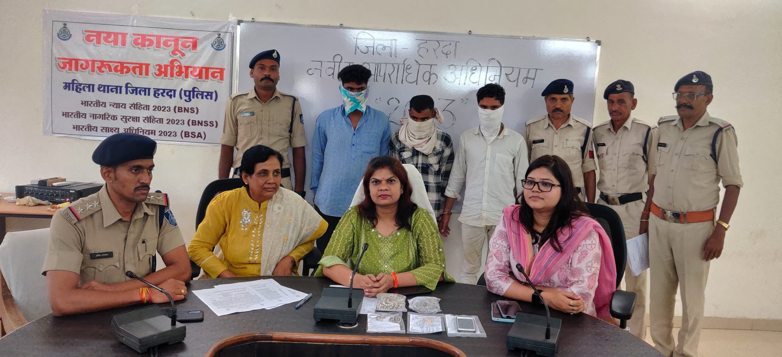 अवगांवकला में हुई चोरी का पुलिस ने 3 दिन में कर दिया खुलासा, 3 आरोपी गिरफ्तार एक की तलाश जारी
