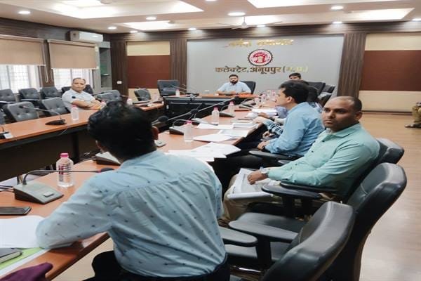 नगर को स्वच्छ व सुन्दर बनाने के लिए प्रभावी प्रयास किए जांए-कलेक्टर
