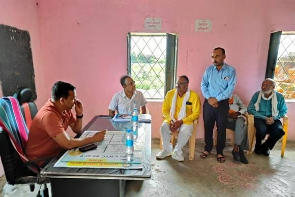 जिला पंचायत सीईओ ग्राम पंचायत शिवराजपुर में जनसुनवाई में हुये शामिल प्रशासन गांव की ओर योजना अंतर्गत जिले की ग्राम पंचायतों में जनसुनवाई आयोजित