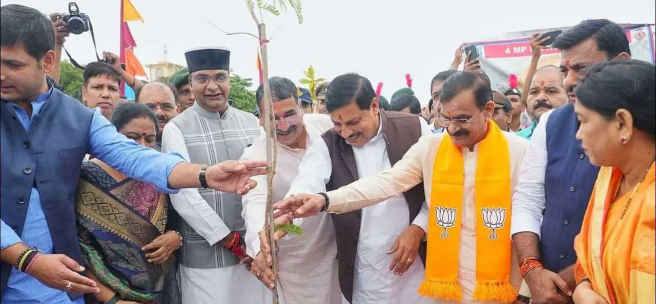 मुख्यमंत्री मोहन यादव ने किया ‘एक पेड़ माँ के नाम’ अभियान का शुभारंभ, प्रदेशभर में लगाए जाएँगे साढ़े 5 करोड़ पौधे