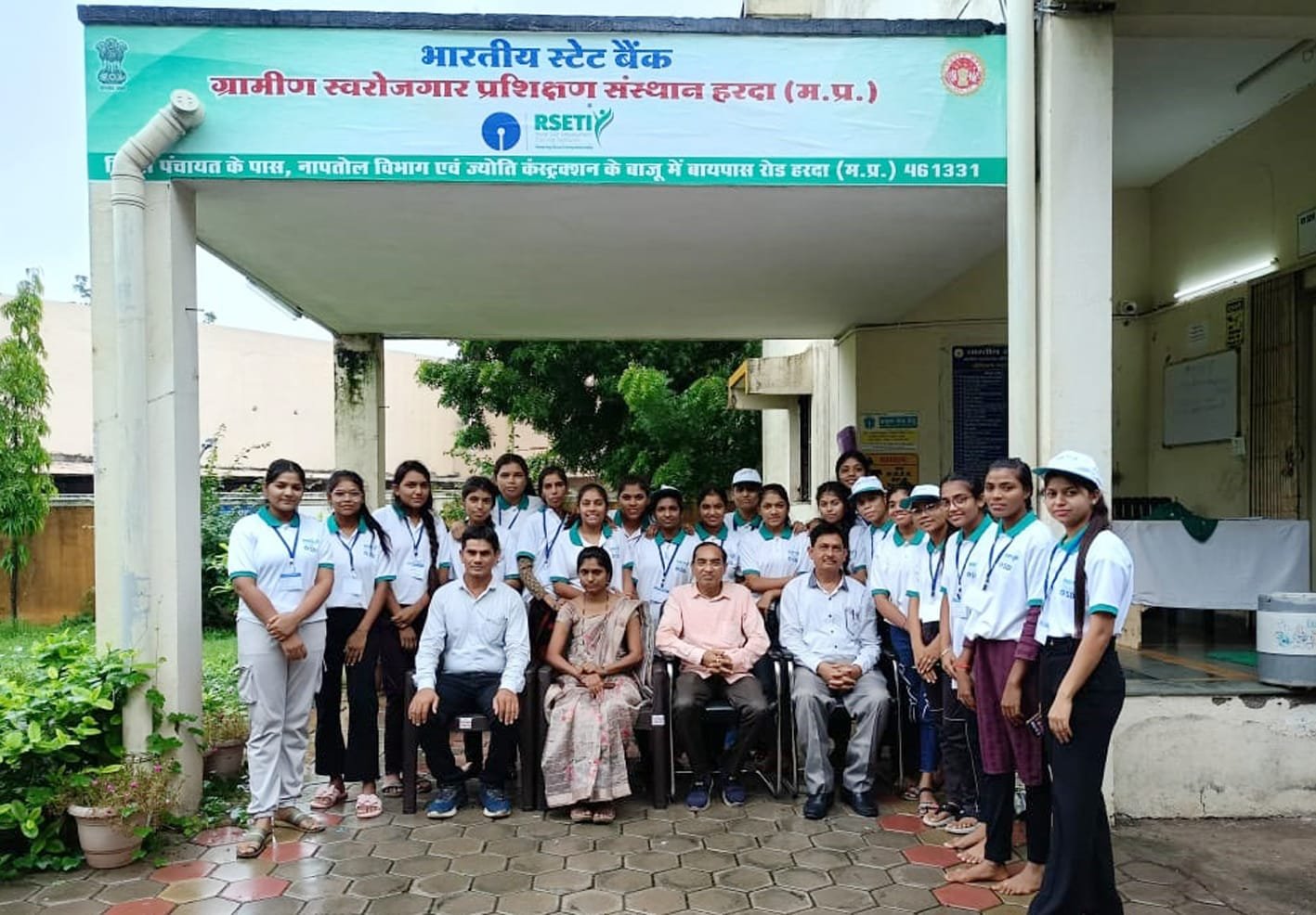 कम्प्यूटरीकृत विषय पर दिया प्रशिक्षण