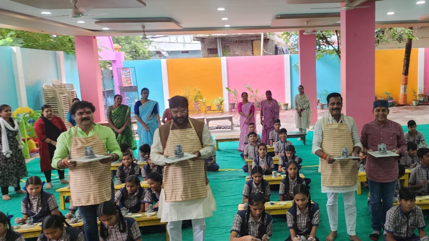 मेरे गणेश मिट्टी के गणेश कार्यशाला का शुभारंभ
