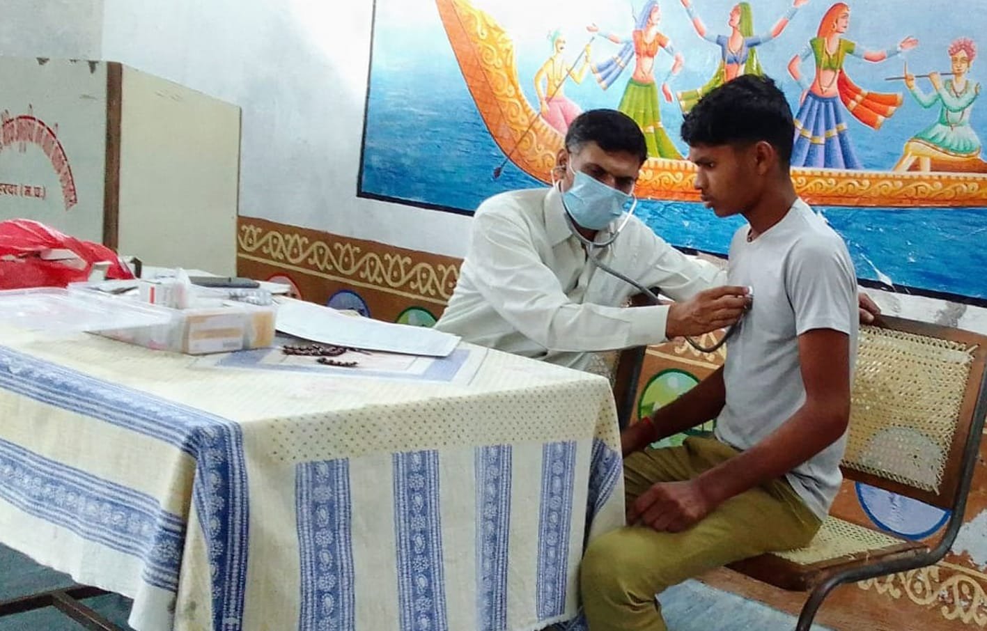 विद्यार्थियों का किया स्वास्थ्य परीक्षण
