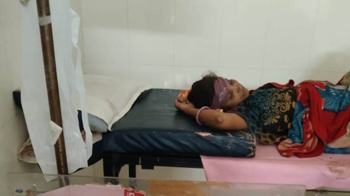 प्रसूता को लेने नहीं आई एम्बुलेंस और अस्पताल में नहीं मिली नर्स… सफाईकर्मी ने कराया प्रसव, नवजात की मौत