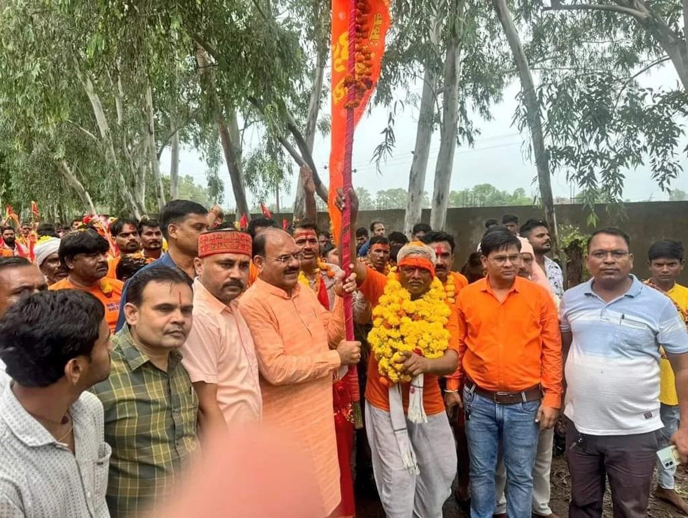 कावड़ यात्रा में सम्मिलित हुए विधायक भगवानदास सबनानी