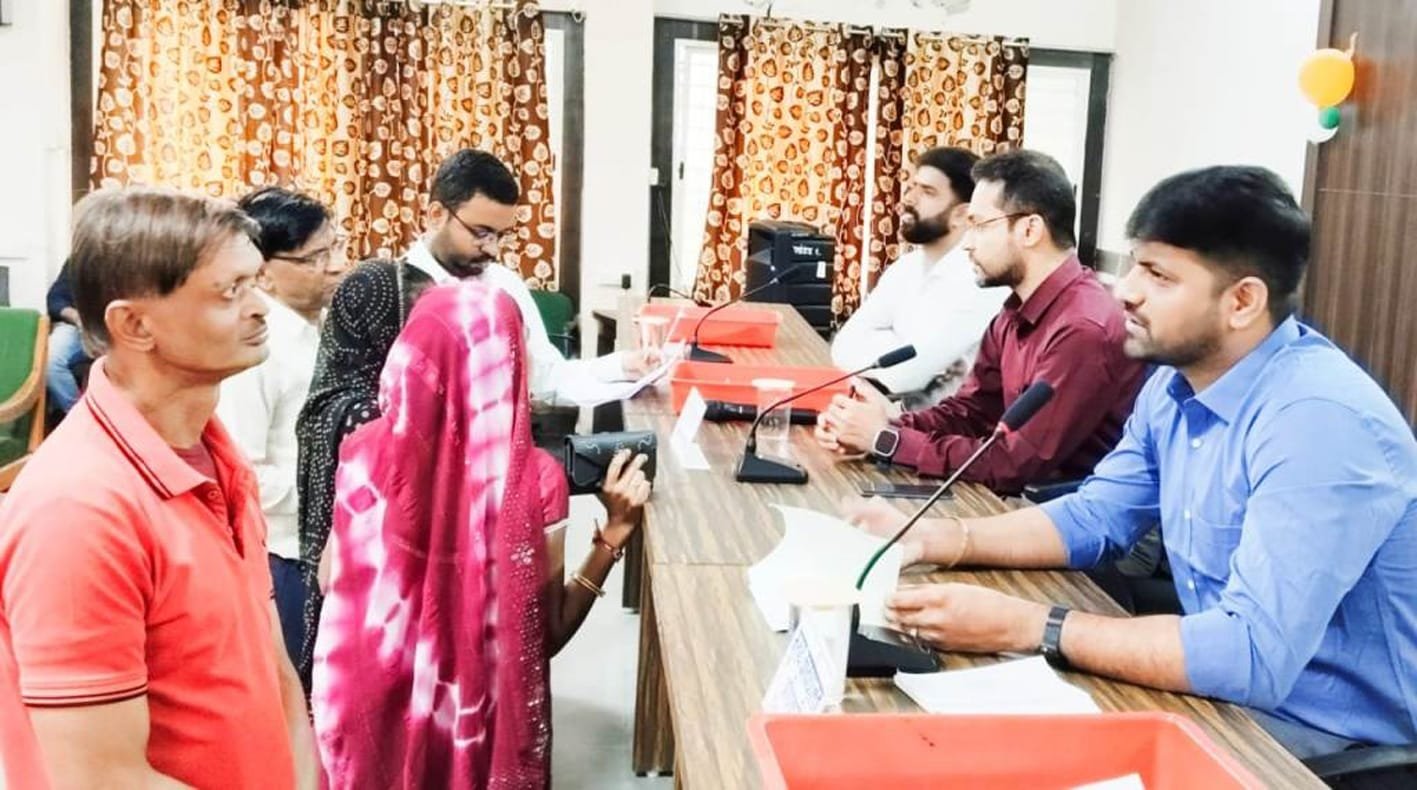 जनसुनवाई : कलेक्टर ने सुनी नागरिकों की समस्याएं  