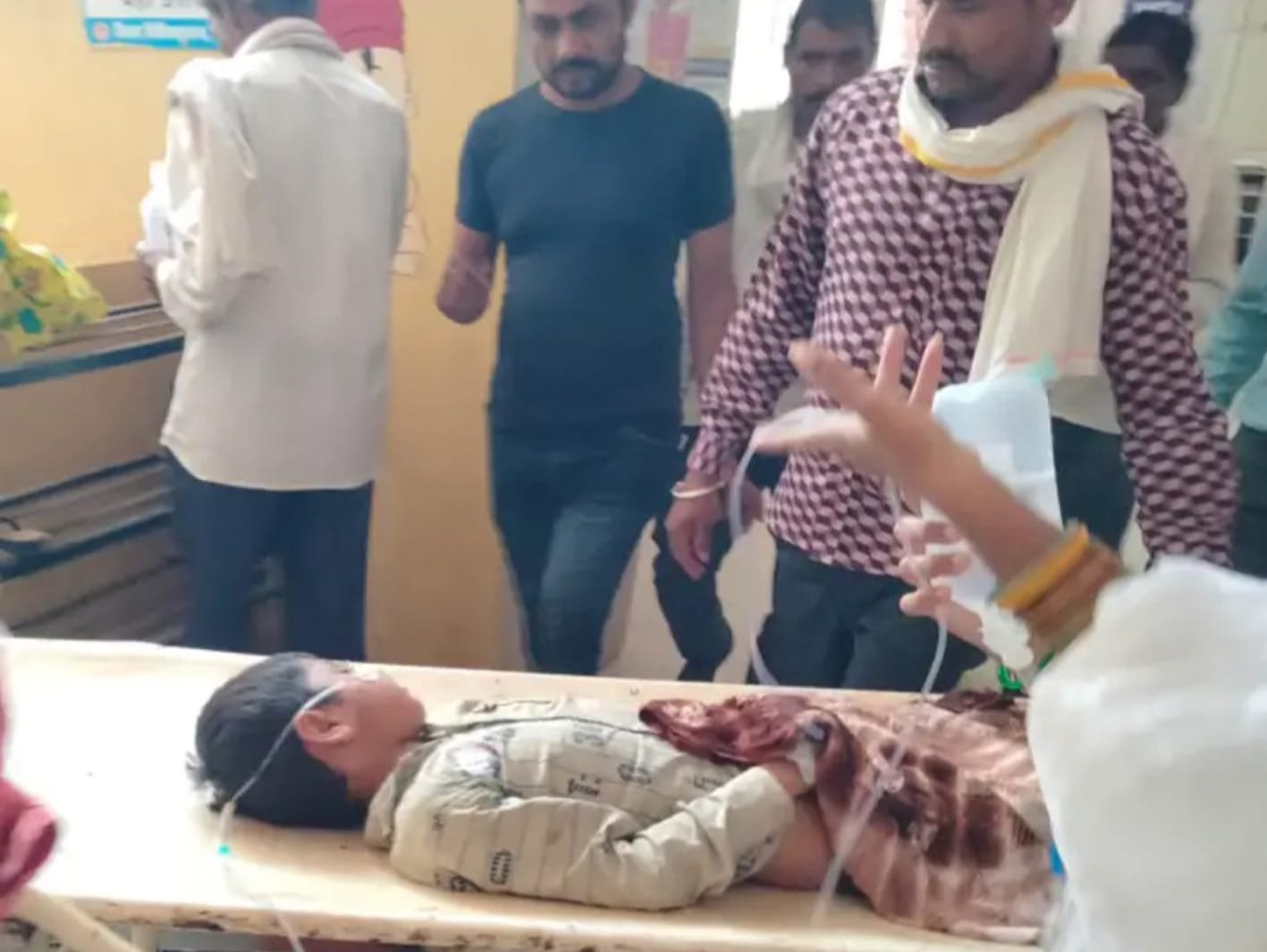 पिता के साथ बाजार आया सात वर्षीय बालक हादसे का शिकार