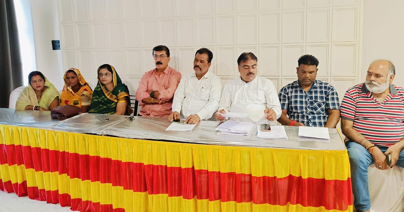 नपा अध्यक्ष दे अपना इस्तीफा, नेता प्रतिपक्ष और पार्षद सहित जिला अध्यक्ष ने सिद्ध किए आरोप