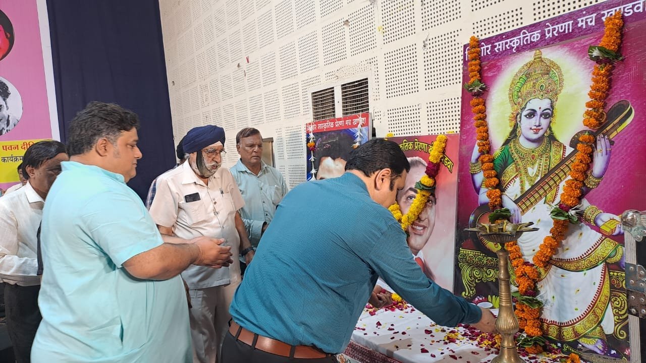 संगीत प्रेमियों ने गौरीकुंज सभागृह में पार्श्वगायक  रफी साहब के गीत गाकर उन्हें दी श्रद्धांजलि