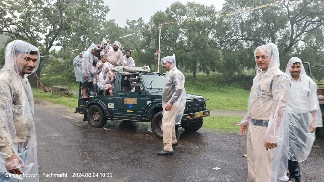 नागद्वारी मेले में सुरक्षा की दृष्टि आरटीओ और यातायात पुलिस के द्वारा संयुक्त कार्यवाही की गई