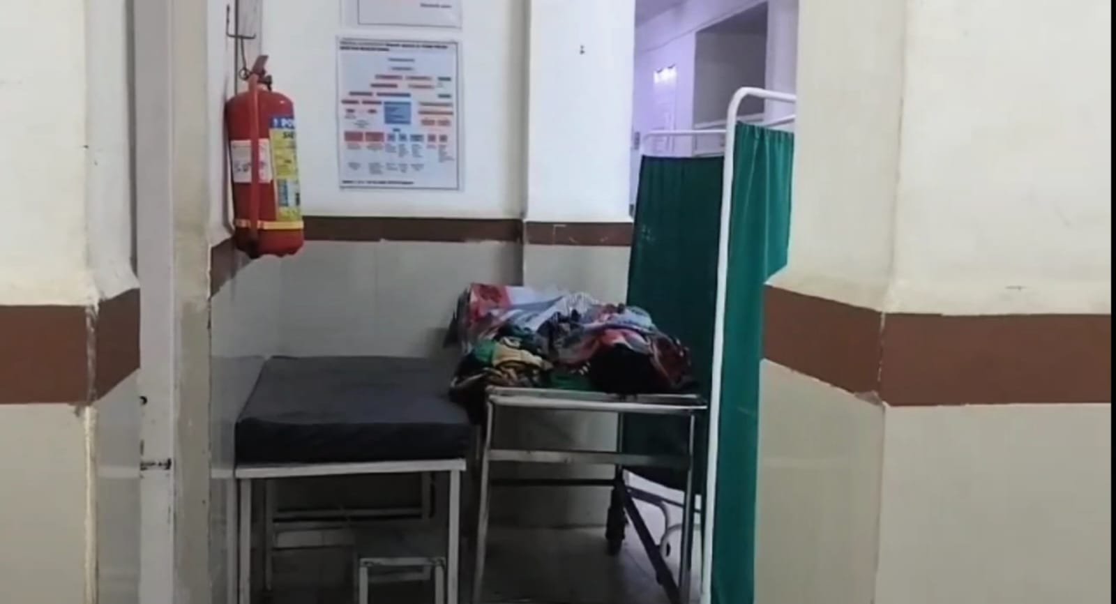दो युवकों ने बीयर की बोतल से गले पर हमला कर हत्या की