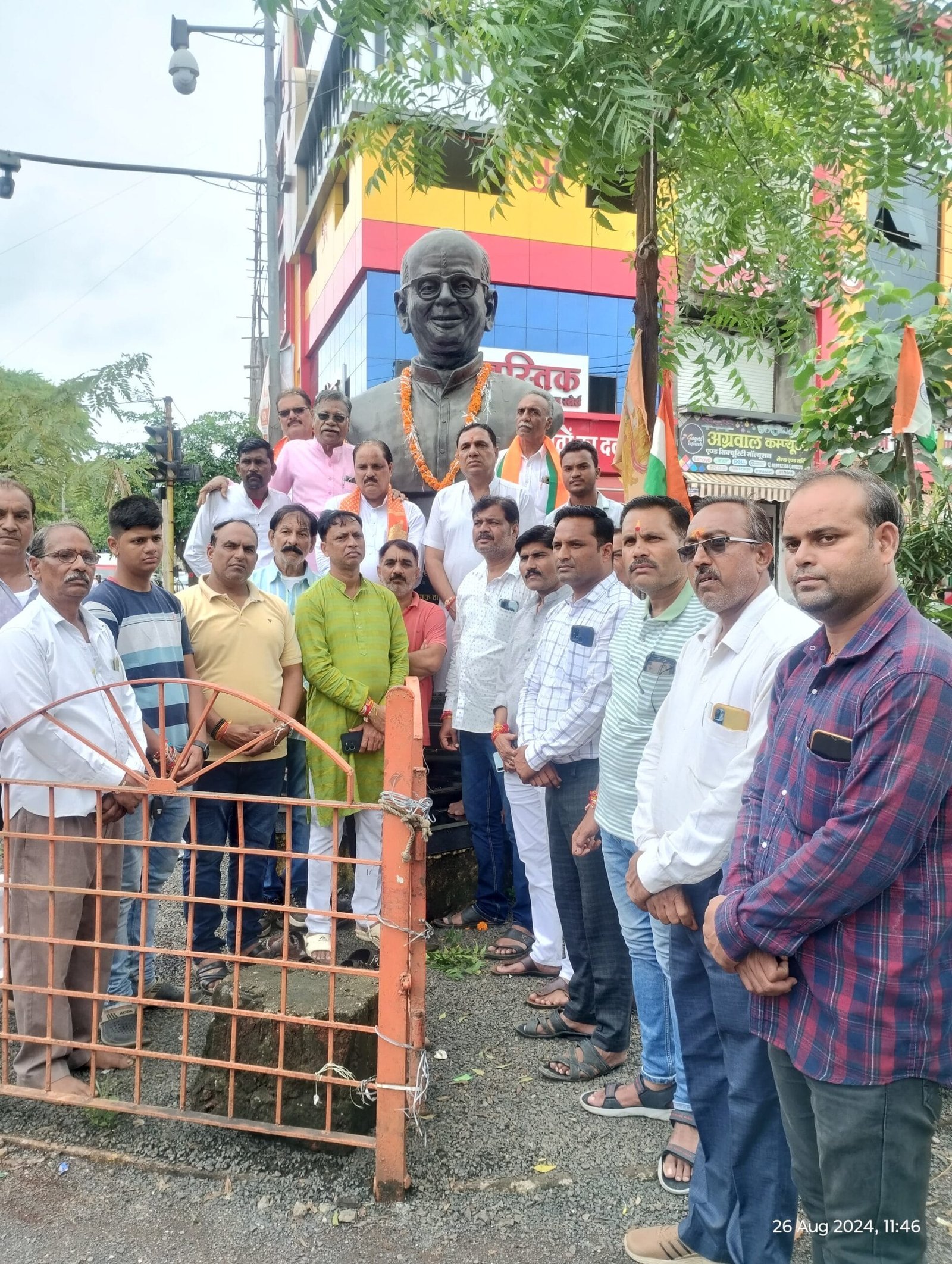 भाजपा के पूर्व राष्ट्रीय अध्यक्ष कुशा भाऊ ठाकरे की जयंती पर कार्यकर्ताओं ने श्रद्धा सुमन अर्पित किए