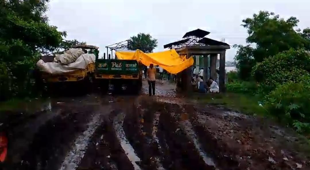 मरने के बाद भी स्वर्ग की राह नहीं आसान, भ्रष्टाचार की भेंट चढ़ा मुक्ति धाम