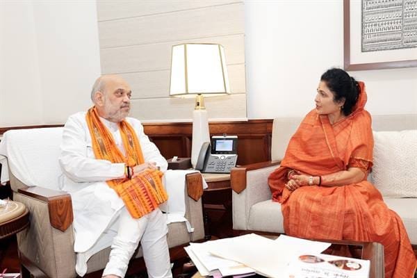 केन्द्रीय गृह मंत्री श्री अमित शाह से राज्यमंत्री श्रीमती गौर ने की सौंजन्य भेंट