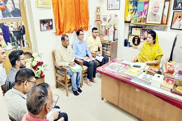 जर्जर मकानों को चिन्हित कर रहवासियों को पुनर्विस्थापित करें