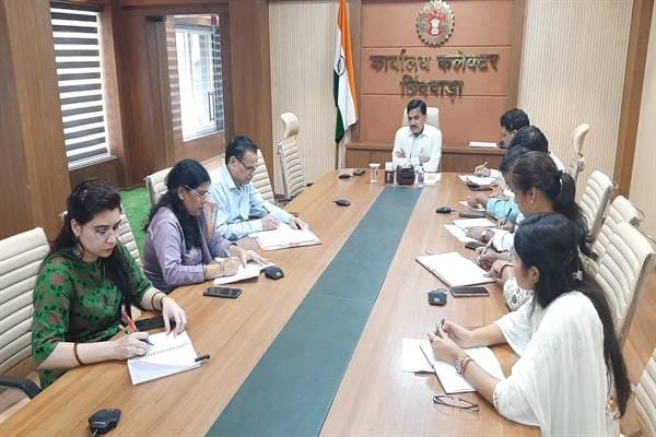 हर घर तिरंगा अभियान जिले में पूरी गरिमा के साथ उत्सव के रूप में मनाया जाए- कलेक्टर श्री सिंह