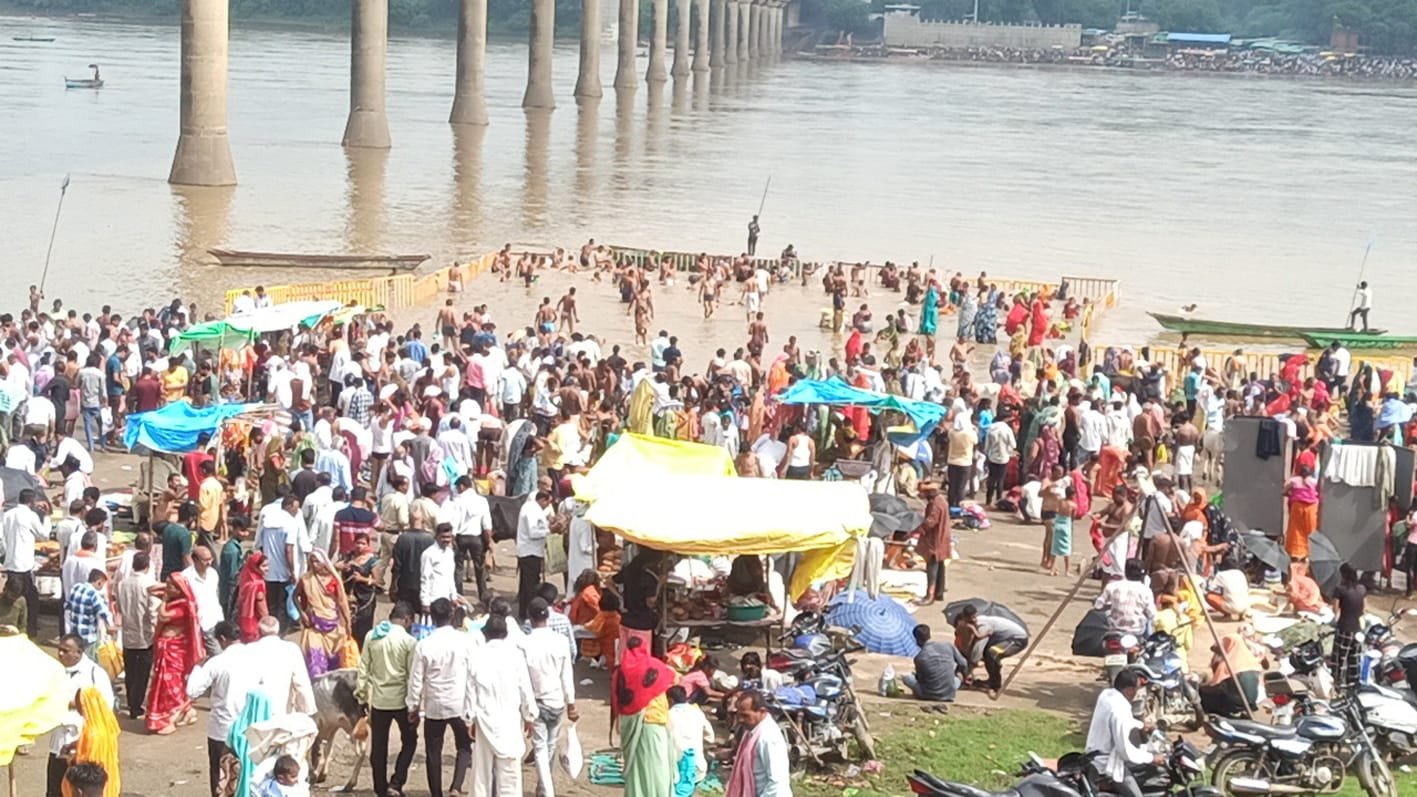 अमावस्या पर्व पर हजारों श्रद्धालुओं ने लगाई आस्था की डुबकी…