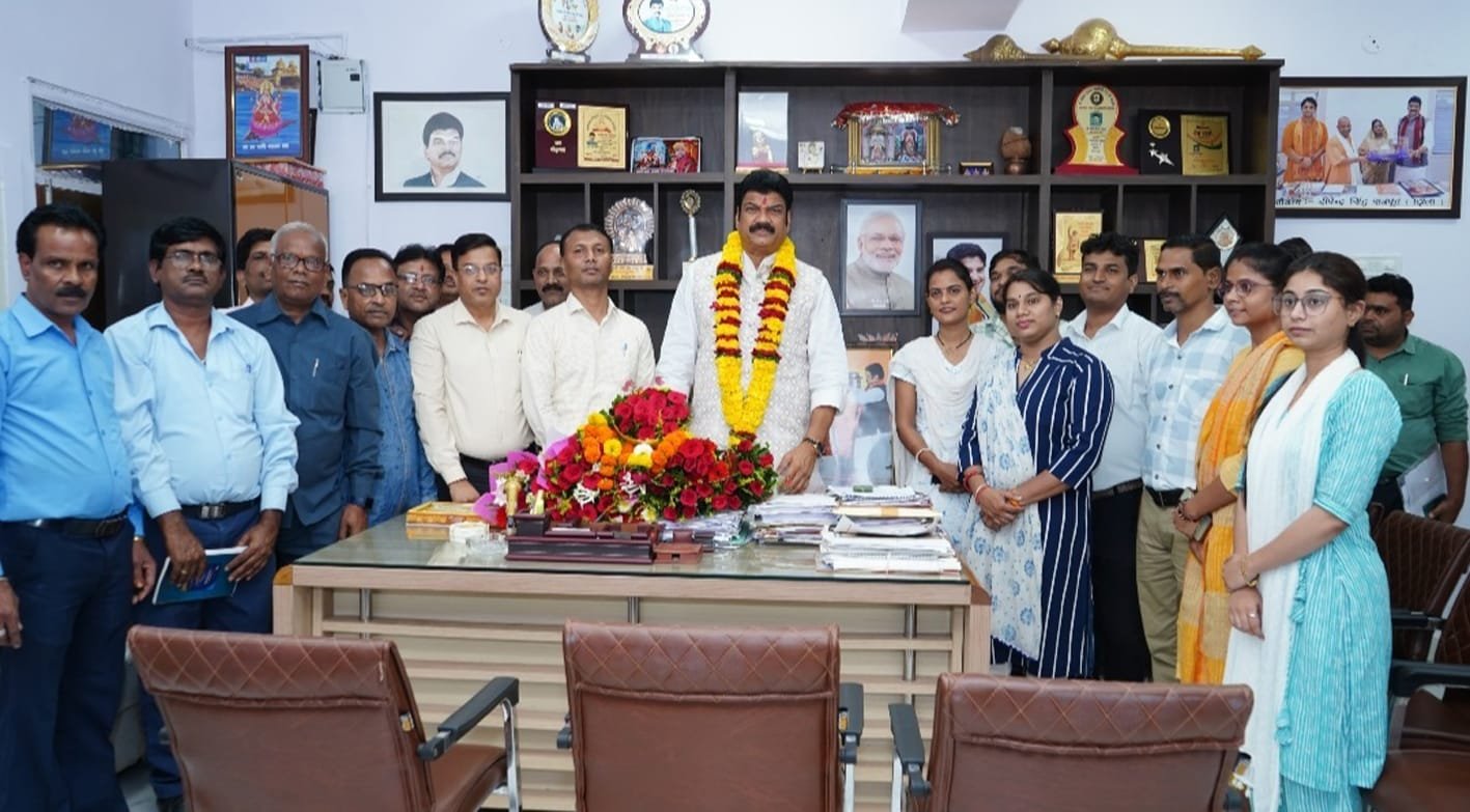 खाद्य मंत्री ने वेयर-हाउसिंग और सिविल सप्लाइज कॉर्पोरेशन के अध्यक्ष का पदभार संभाला