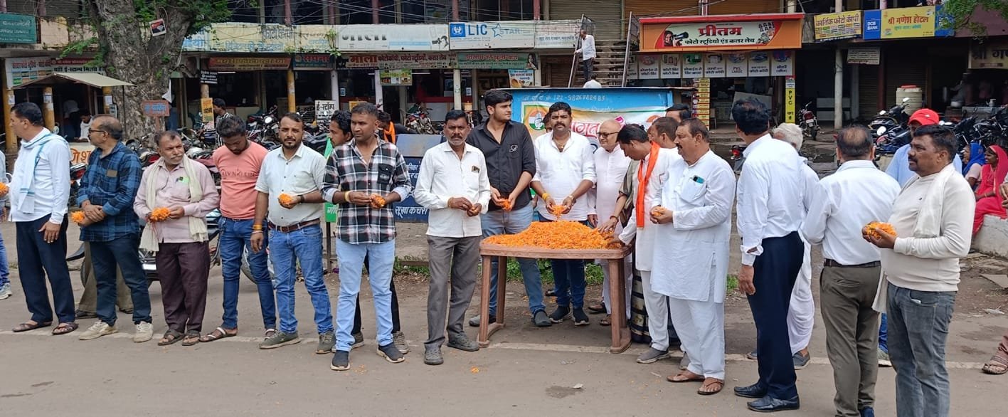 कांग्रेस ने गुर्जर समाज की शोभायात्रा का किया स्वागत