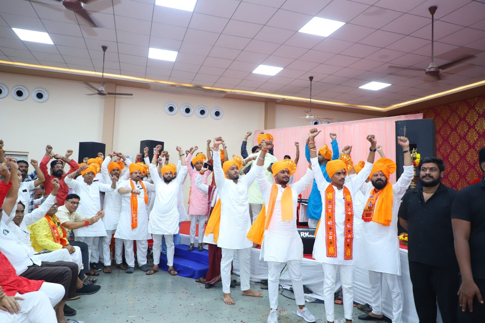 महाभारत में कर्ण के कवच की तरह भारतवर्ष का कवच है विहिप जिसे कोई भेद नही सकता: सरस्वती दीदीविहिप स्थापना दिवस पर धर्मसभा में सनातन धर्म की रक्षा का दिलाया संकल्प