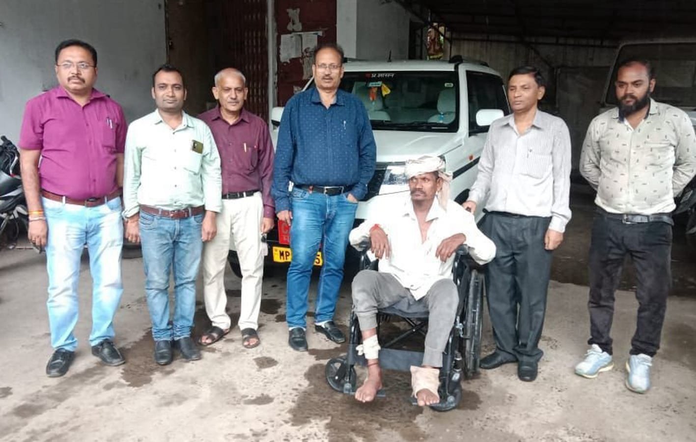 कलेक्टर की सहृदयता से दिव्यांग राजू को मिली ट्राई साइकिल